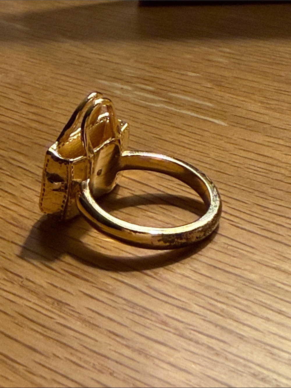 Marc Jacobs The Tote Bag Gold Charm Ring - Picture 6 of 7